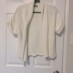 White knitted short sleeve sweater